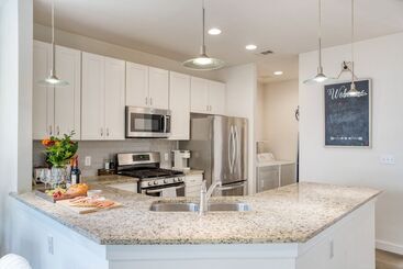 Clyde By Avantstay Great For Longer Stays, 12 Min To Downtown