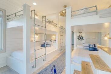 Coastal Marsh By Avantstay Infinity Pool, Hot Tub, View, Pool Table, Ping Pong