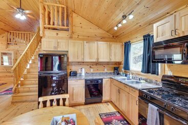 Deadwood Cabin W/ Foosball Table, Near Sanford Lab