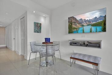 Gorgeous Spacious 2bed Bayview Apartment