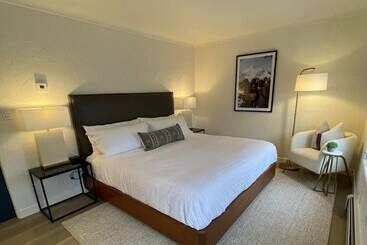 هتل Eagle River Inn