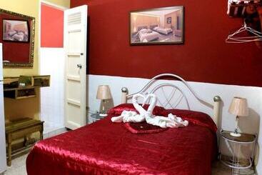 هتل Hostal Margarita Y Alfredo Trinidad