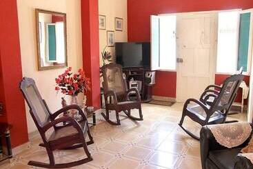هتل Hostal Margarita Y Alfredo Trinidad