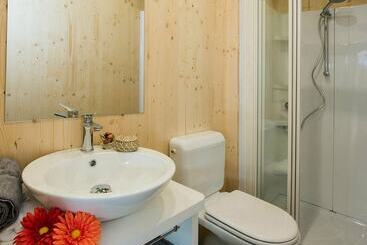 هتل Luxury Tent Only 11 Km. From Porec