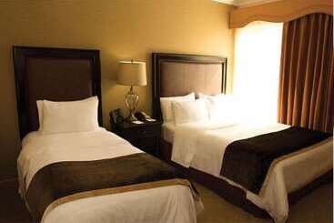 هتل Ucla Guest House