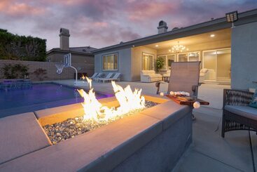 קוטג'' Indio Echo Avantstay Terra Lago Retreat + Pool, Firepit, Outdoor Kitchen