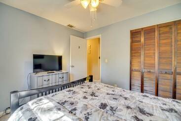 קוטג'' 7 Mi To Satellite Beach: Melbourne Home W/ Yard