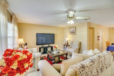7 Mi To Satellite Beach: Melbourne Home W/ Yard