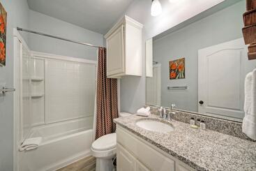 Waterfront Shared Pool W/ Bay Views, Boat Dock Oscar S Lodge By Avantstay