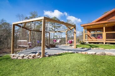 Pink Pines Avantstay Luxury Aesthetic Dream Home, Indoor Pool, Hot Tub