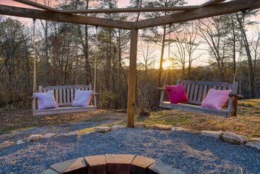 Pink Pines Avantstay Luxury Aesthetic Dream Home, Indoor Pool, Hot Tub