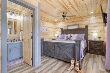 Pink Pines Avantstay Luxury Aesthetic Dream Home, Indoor Pool, Hot Tub