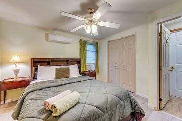 بيت ريفى Pocono Cabin W/ 1 Acre Yard & Private Pool!