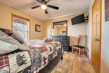 Pocono Pinnacle By Avantstay Steps To The Lake, Game Room, Large Deck