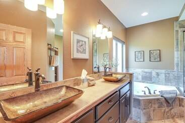 Spearfish Retreat W/ Fireplace + Mountain Views!