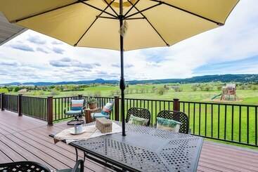 Spearfish Retreat W/ Fireplace + Mountain Views!