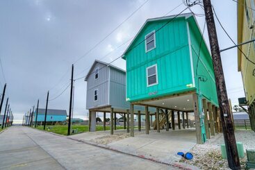 Pool Access + Boat Dock Steps To The Gulf The Pintail By Avantstay