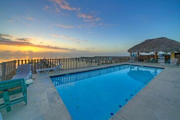 Pool Access + Boat Dock Steps To The Gulf The Pintail By Avantstay