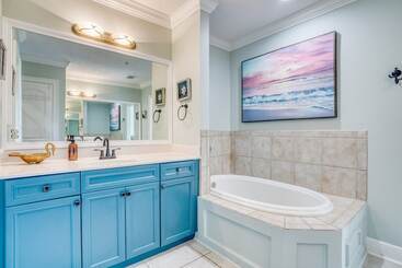 Tidal Charm By Avantstay Walk To Beach, Community Pool, Balcony, Ocean Views