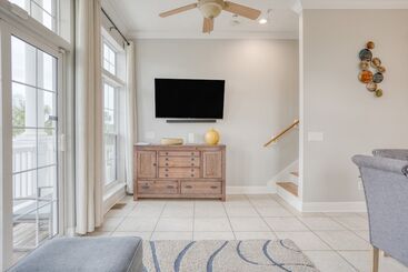 Tidal Charm By Avantstay Walk To Beach, Community Pool, Balcony, Ocean Views