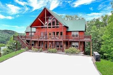 Wilderness Rush By Avantstay Hot Tub + Views