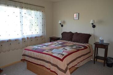 تختخواب و صبحانه Bay Avenue Inn