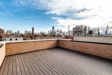 تختخواب و صبحانه The Sono Chicago