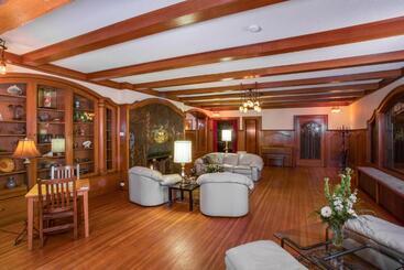 هتل Stewart Inn