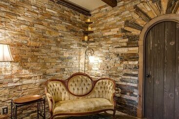 هتل Storybook Riverside Inn