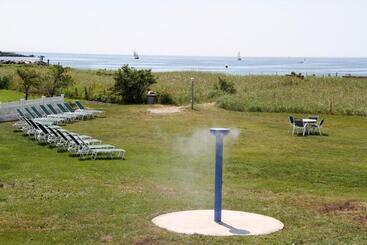 هتل The Seaside Inn