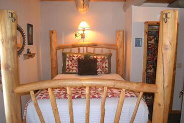 Mariposa Lodge Bed And Breakfast