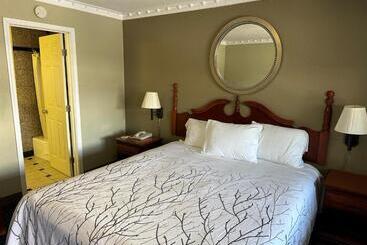 مُتل Western Village Inn Newly Renovated