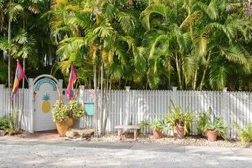 Pineapple Point Guesthouse & Resort   Gay Men S Resort