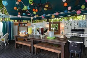 Pineapple Point Guesthouse & Resort   Gay Men S Resort