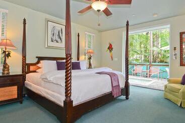 Pineapple Point Guesthouse & Resort   Gay Men S Resort