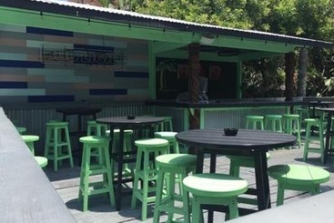 Upper Deck Hotel And Bar Adults Only