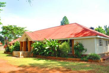 هاستل Albert Grand Palace   Masindi