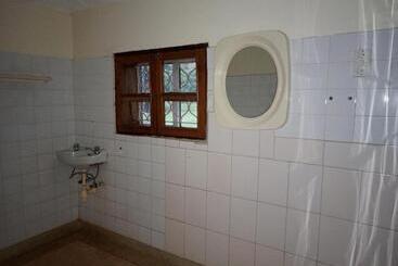 هاستل Albert Grand Palace   Masindi
