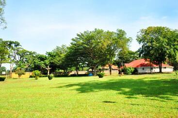 هاستل Albert Grand Palace   Masindi