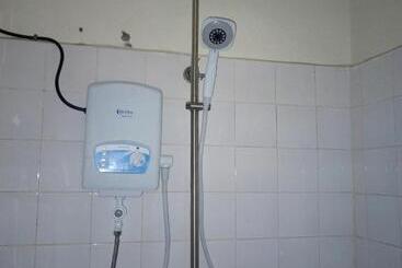 هاستل Albert Grand Palace   Masindi
