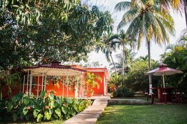 تختخواب و صبحانه Hostal Doña Amalia Cuba