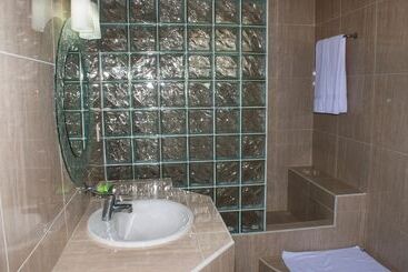تختخواب و صبحانه Hostal Doña Amalia Cuba