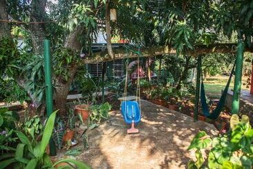 تختخواب و صبحانه Hostal Doña Amalia Cuba