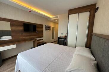 Erom Otel