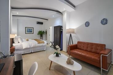 هتل El Candil Boutique