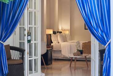 هتل El Candil Boutique