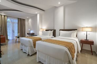هتل El Candil Boutique