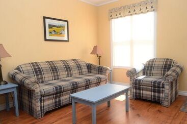 Jake & Jos Cottages