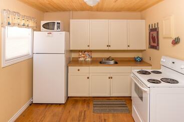 Jake & Jos Cottages