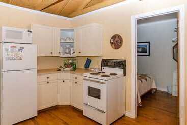 Jake & Jos Cottages